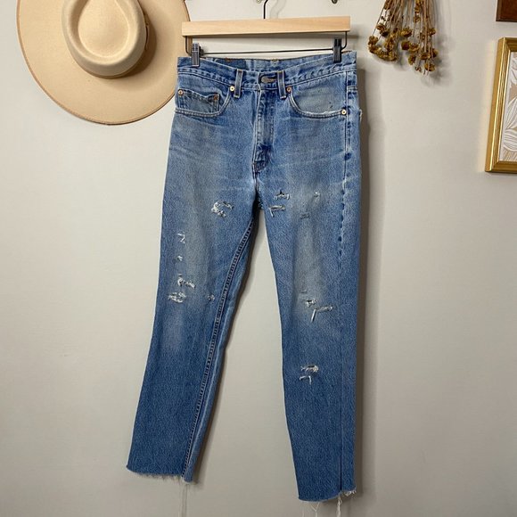 ON HOLD Vintage Distressed High Rise Levi's - Picture 5 of 14